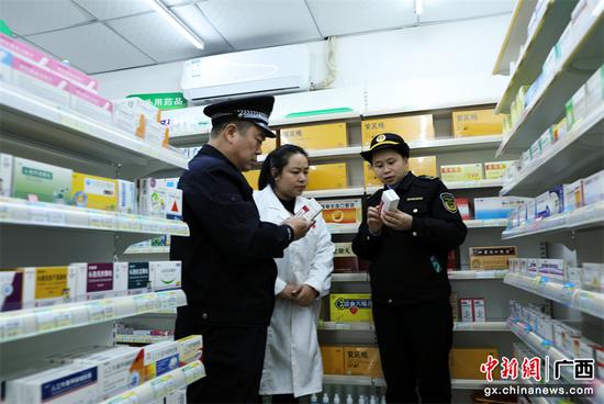 賀州平桂公安聯(lián)合市場(chǎng)監(jiān)管部門強(qiáng)化麻精藥品管控 筑牢企業(yè)安全生產(chǎn)防線
